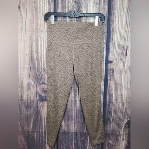 Athleta Womens Cheetah Pring Leggings Size Small!